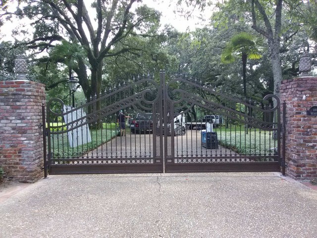 Custom Iron Fence In Baton Rouge